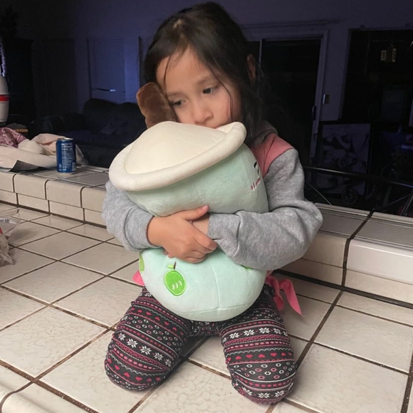 Meet your Posher, Anayeli - Picture 4 of 12